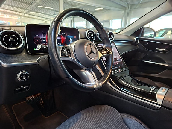 Mercedes-Benz C200 17 of 23