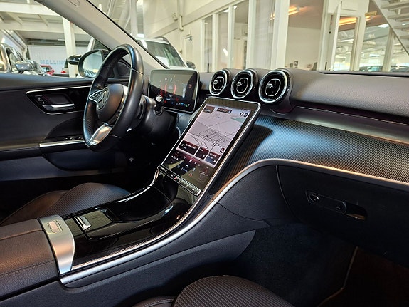 Mercedes-Benz C200 7 of 23