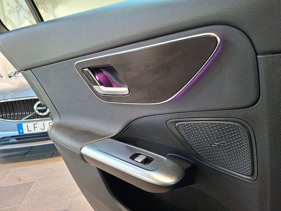 Mercedes-Benz C200 15 of 23