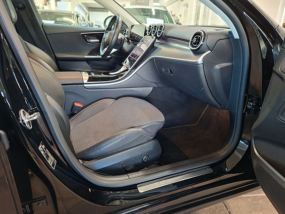 Mercedes-Benz C200 6 of 23