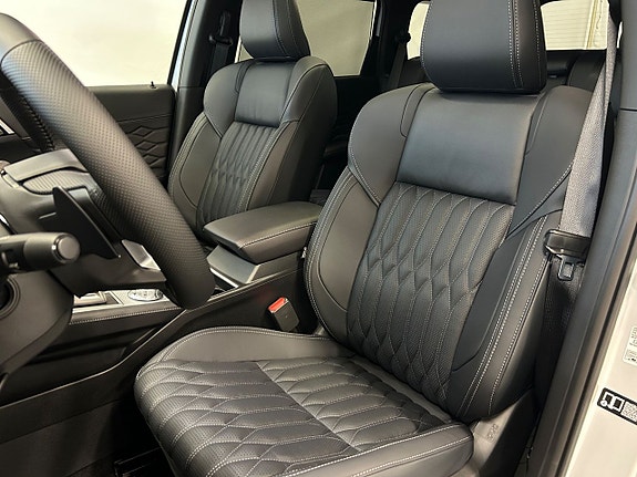 Mitsubishi Outlander 12 of 20