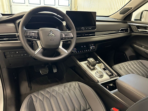 Mitsubishi Outlander 13 of 20