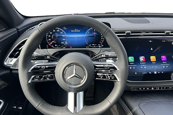 Mercedes-Benz E300 8 of 11