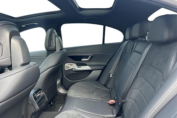 Mercedes-Benz E300 10 of 11