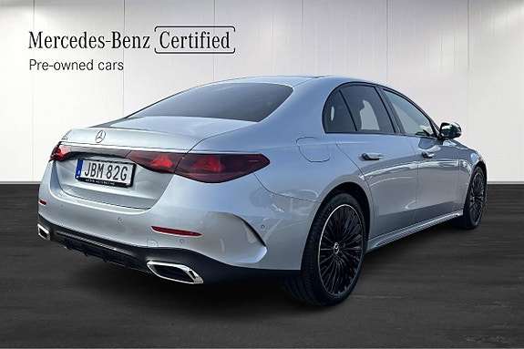 Mercedes-Benz E300 4 of 11
