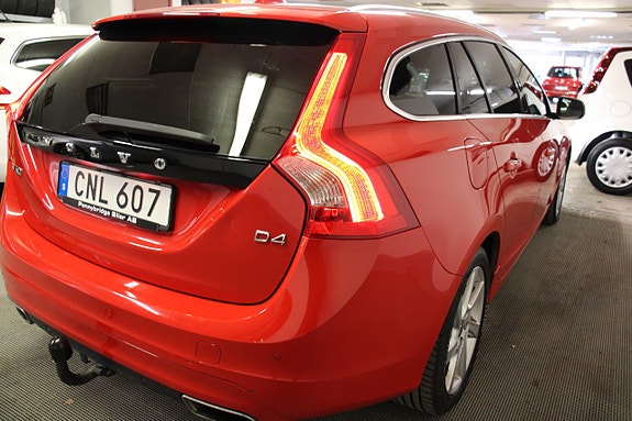 Volvo V60 16 of 18