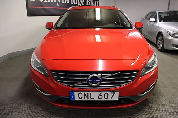 Volvo V60 2 of 18