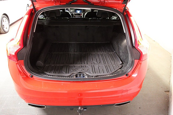Volvo V60 14 of 18