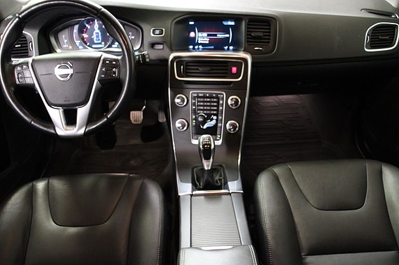 Volvo V60 10 of 18