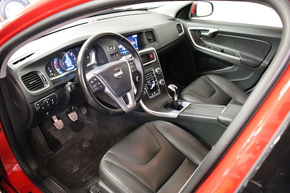 Volvo V60 7 of 18