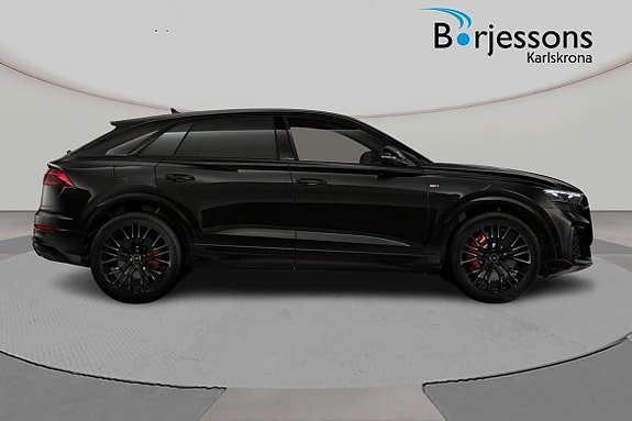 Audi Q8 2 of 5