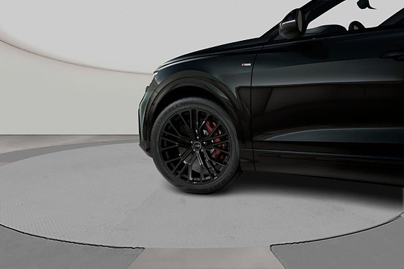 Audi Q8 6 of 9
