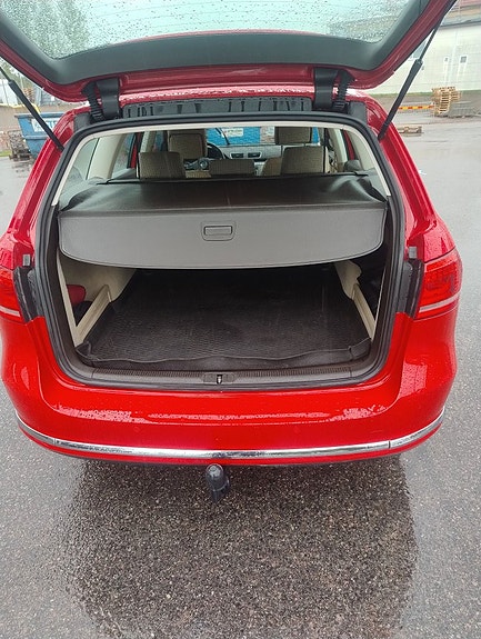 Volkswagen Passat 16 of 18