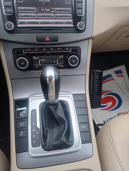 Volkswagen Passat 14 of 18