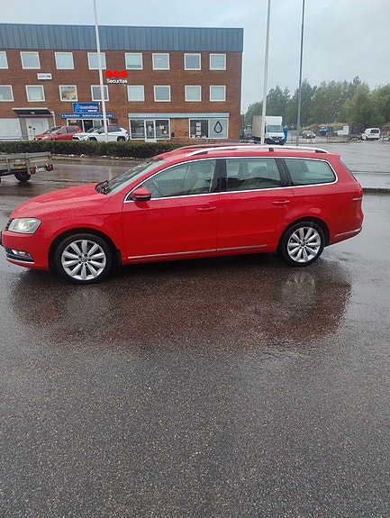 Volkswagen Passat 2 of 5