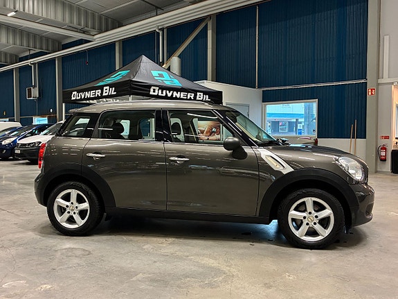 MINI Countryman One 2 of 5