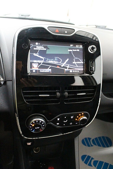 Renault Clio 22 of 22