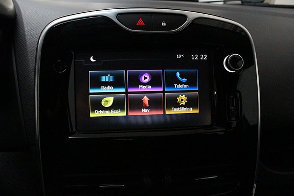 Renault Clio 16 of 22