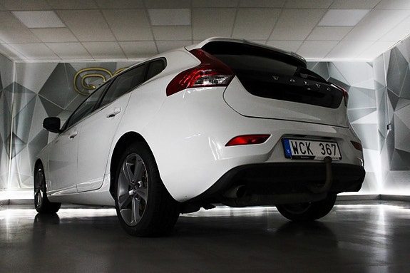Volvo V40 8 of 24