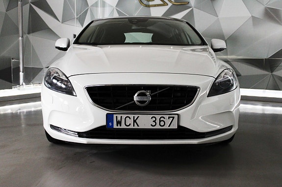 Volvo V40 9 of 24