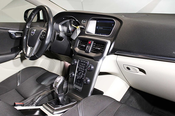 Volvo V40 21 of 24