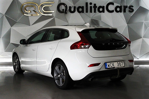 Volvo V40 3 of 24