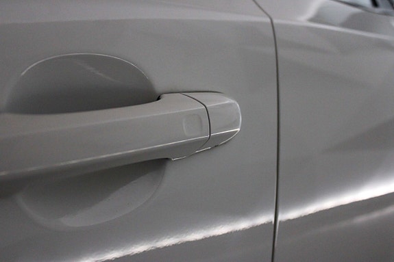 Volvo V40 22 of 24