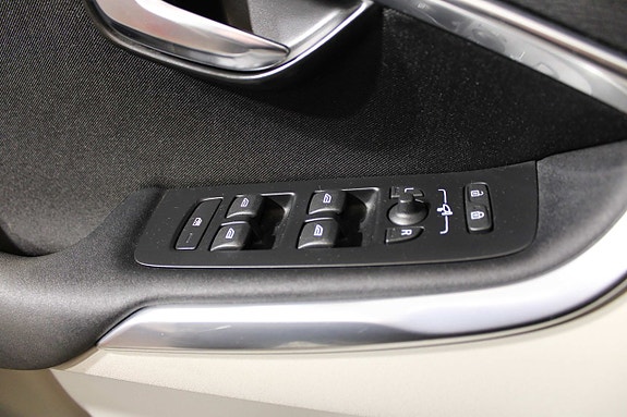 Volvo V40 19 of 24