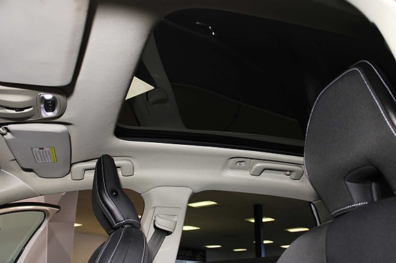 Volvo V40 15 of 24