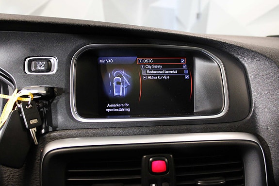 Volvo V40 16 of 24