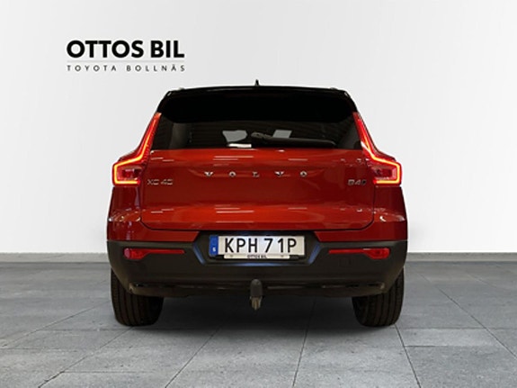 Volvo XC40 4 of 5