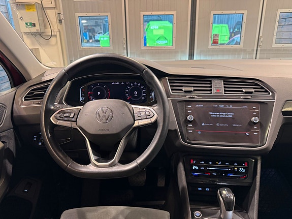 Volkswagen Tiguan 8 of 27
