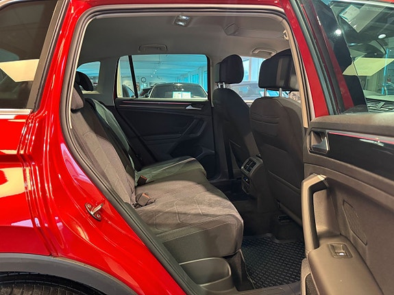 Volkswagen Tiguan 21 of 27
