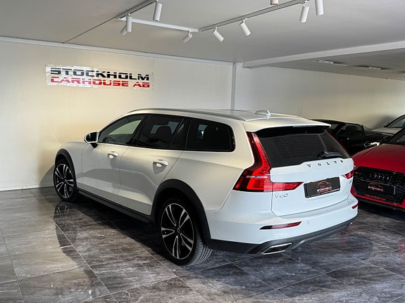 Volvo V60 Cross Country 5 of 5