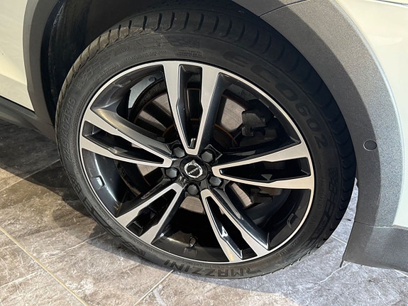 Volvo V60 Cross Country 9 of 18
