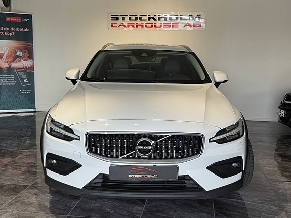 Volvo V60 Cross Country 4 of 5