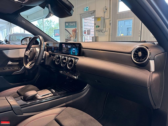 Mercedes-Benz A200 9 of 22