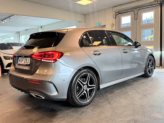 Mercedes-Benz A200 4 of 5