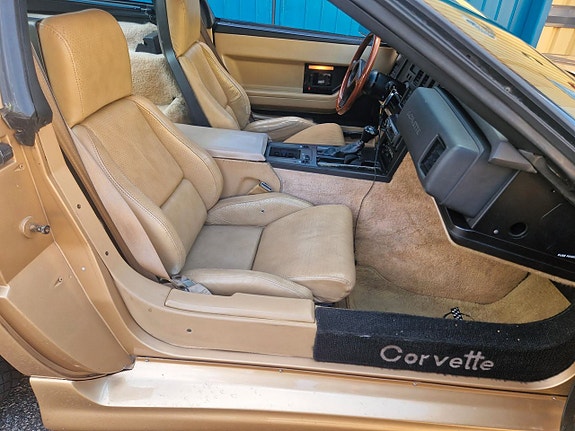 Chevrolet Corvette 9 of 28