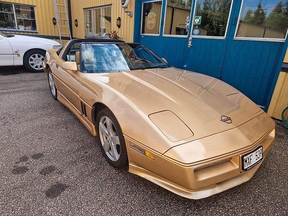 Chevrolet Corvette 12 of 28