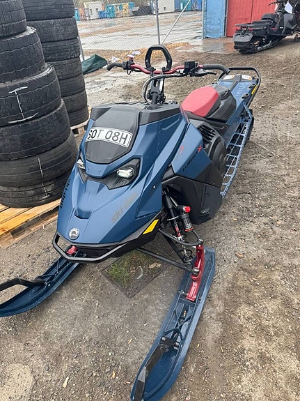 Ski-Doo Summit X Expert 850 E-Tec Turbo R 154