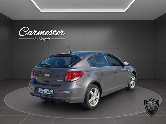 Chevrolet Cruze 4 of 15