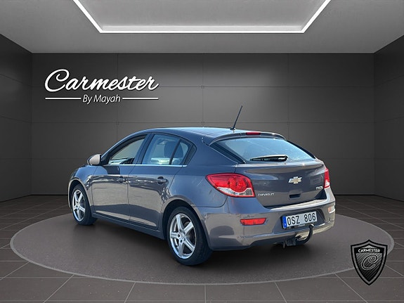 Chevrolet Cruze 3 of 15