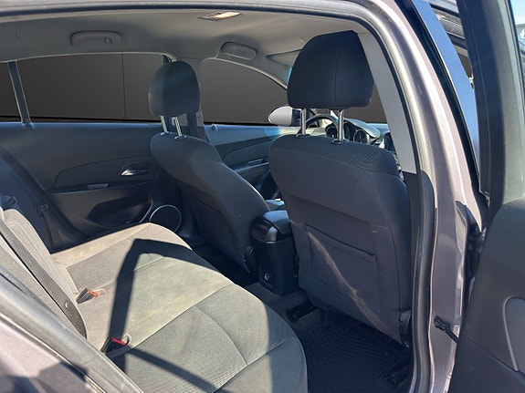 Chevrolet Cruze 9 of 15