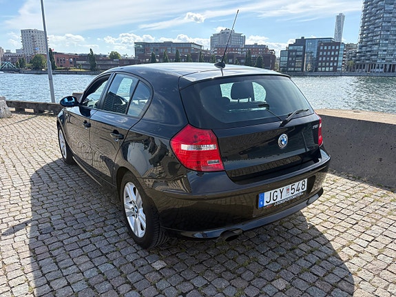 BMW 116i 2 of 13