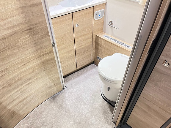 Dethleffs Globetrotter XLI 7850 EB (AC+Hydben+Litium+GT+ALDE) 29 of 30