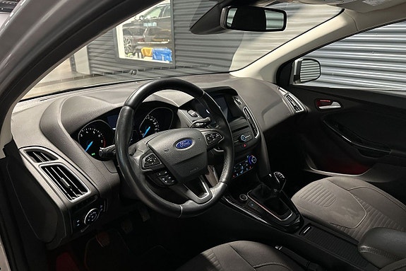 Ford Focus 7 of 18
