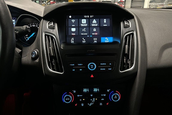 Ford Focus 12 of 18