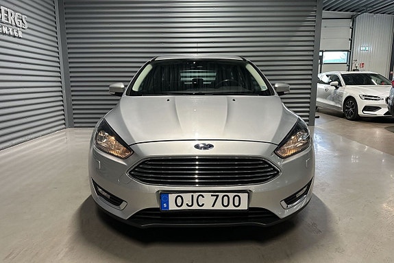 Ford Focus 2 of 18