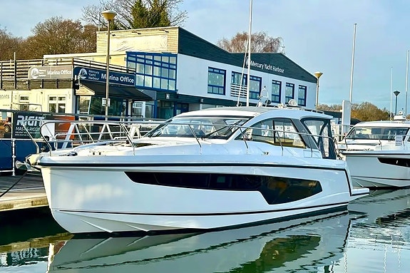 Sealine S335 - 1 x VP D6-440 - Mässbåt - Inbyte? - Film!